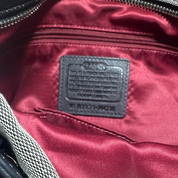 Stylish Coach Tote - Picture 4 of 7